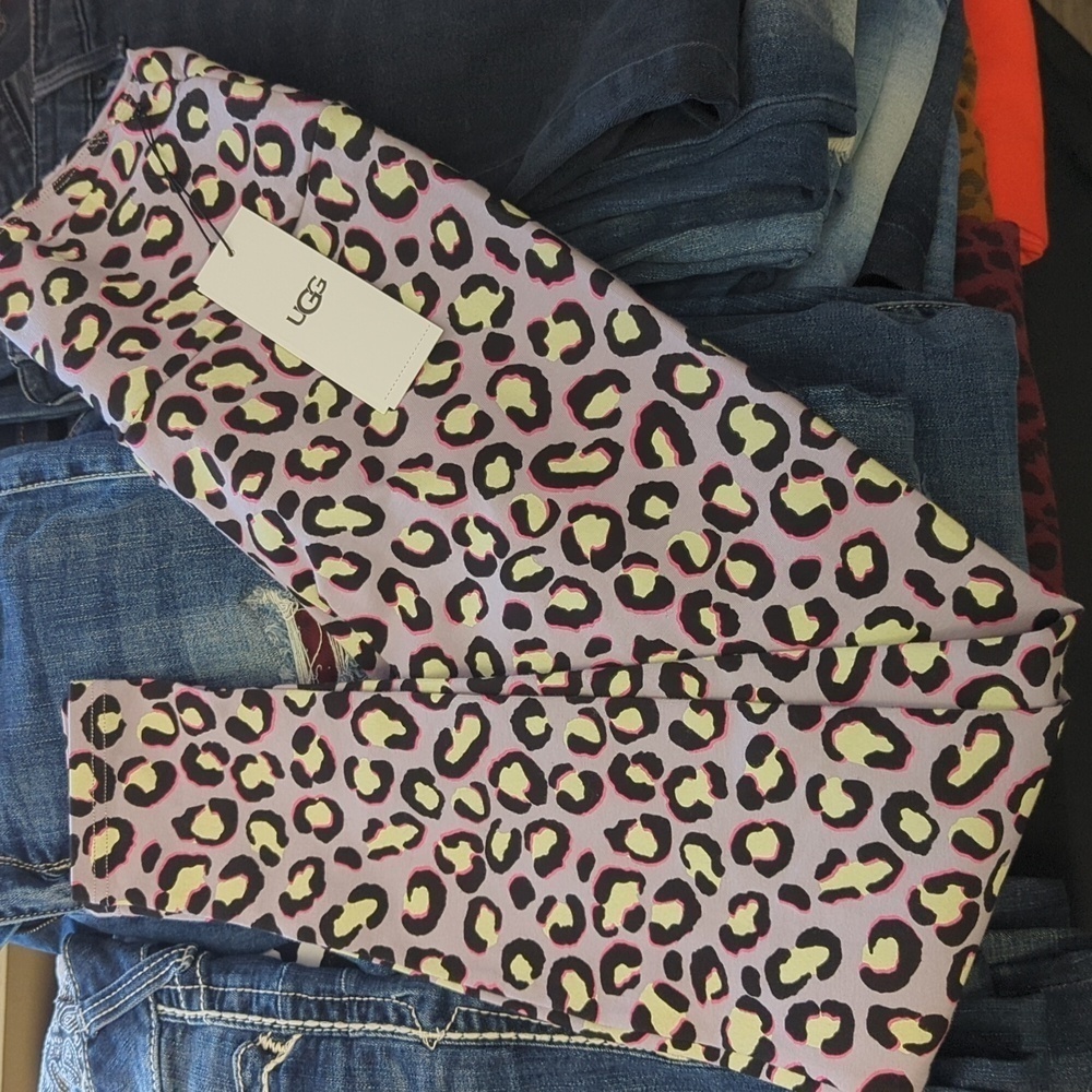 Small ugg leggings animal print nwt